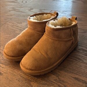 Kids Girls UGG Classic Ultra Mini chestnut Suede Boots with Cream Fur